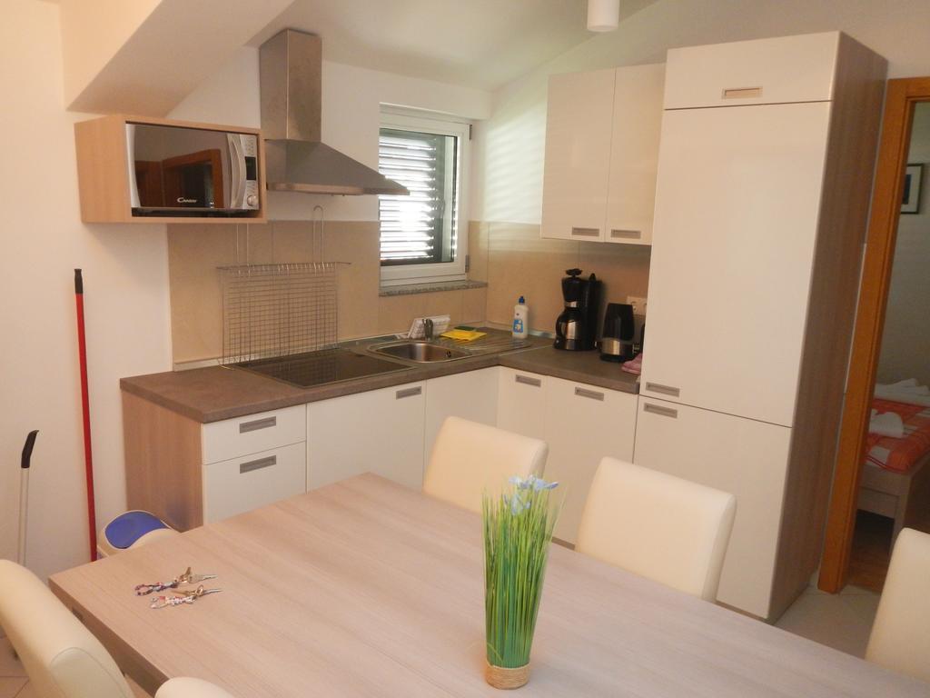 Apartments Eva Malinska Bilik gambar