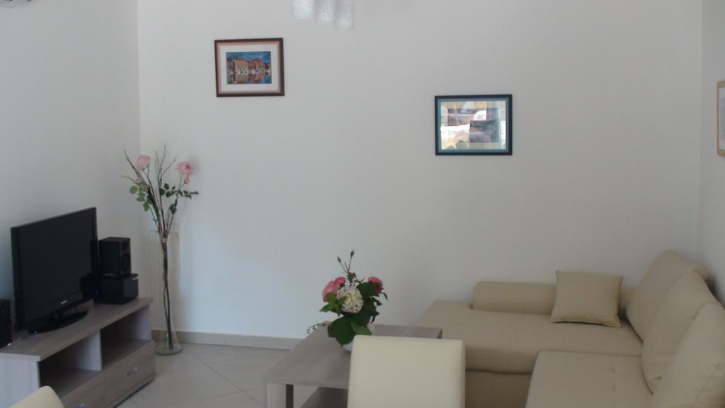 Apartments Eva Malinska Bilik gambar